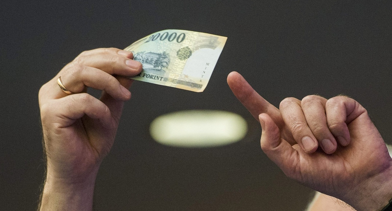 Sok magyar embernek 50-100-200 ezer forint lapul a fiókjában úgy, hogy bele sem gondol Sok magyar embernek 50-100-200 ezer forint lapul a fiókjában úgy, hogy bele sem gondol