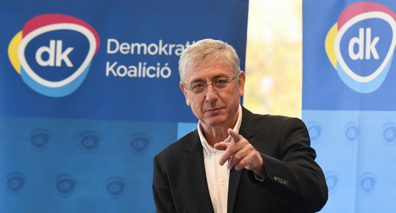 Tóta W. Árpád búcsúztatja Gyurcsány Ferencet: Mint a villám tépte magányos fenyő