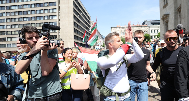 „Hányinger, amit csinál a kormány, Magyar Péter az egyetlen reményünk” „Hányinger, amit csinál a kormány, Magyar Péter az egyetlen reményünk”