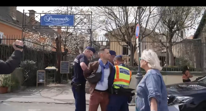 Már nem őrsparancsnok az a rendőr, aki előállította a Magyar Péter rendezvényét megzavaró megafonos segédlelkészt