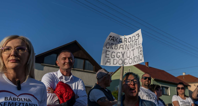 „Már nagyon büdös van, az tény és való” - a peresztegi dögtemető-fórumon megjelent Nagy István is „Már nagyon büdös van, az tény és való” - a peresztegi dögtemető-fórumon megjelent Nagy István is