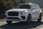Bukta a V12-t, de erősebb V8-at kapott a Bentley legdurvább SUV-ja