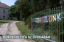 Felügyelet nélkül, félmeztelenül kizavarták a gyereket az óvoda folyosójára