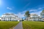A Szepesi család Tiborczhoz köthető cégnek adta el a balatoni ötcsillagos BalaLand Hotel részesedését