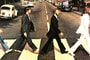 A gombafejűek fodrászával ünnepli születésnapját az egri Beatles Múzeum