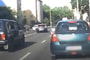 Kismotoros ovist kellett üldözni Pécsen, mert kikeveredett a főútra – videó